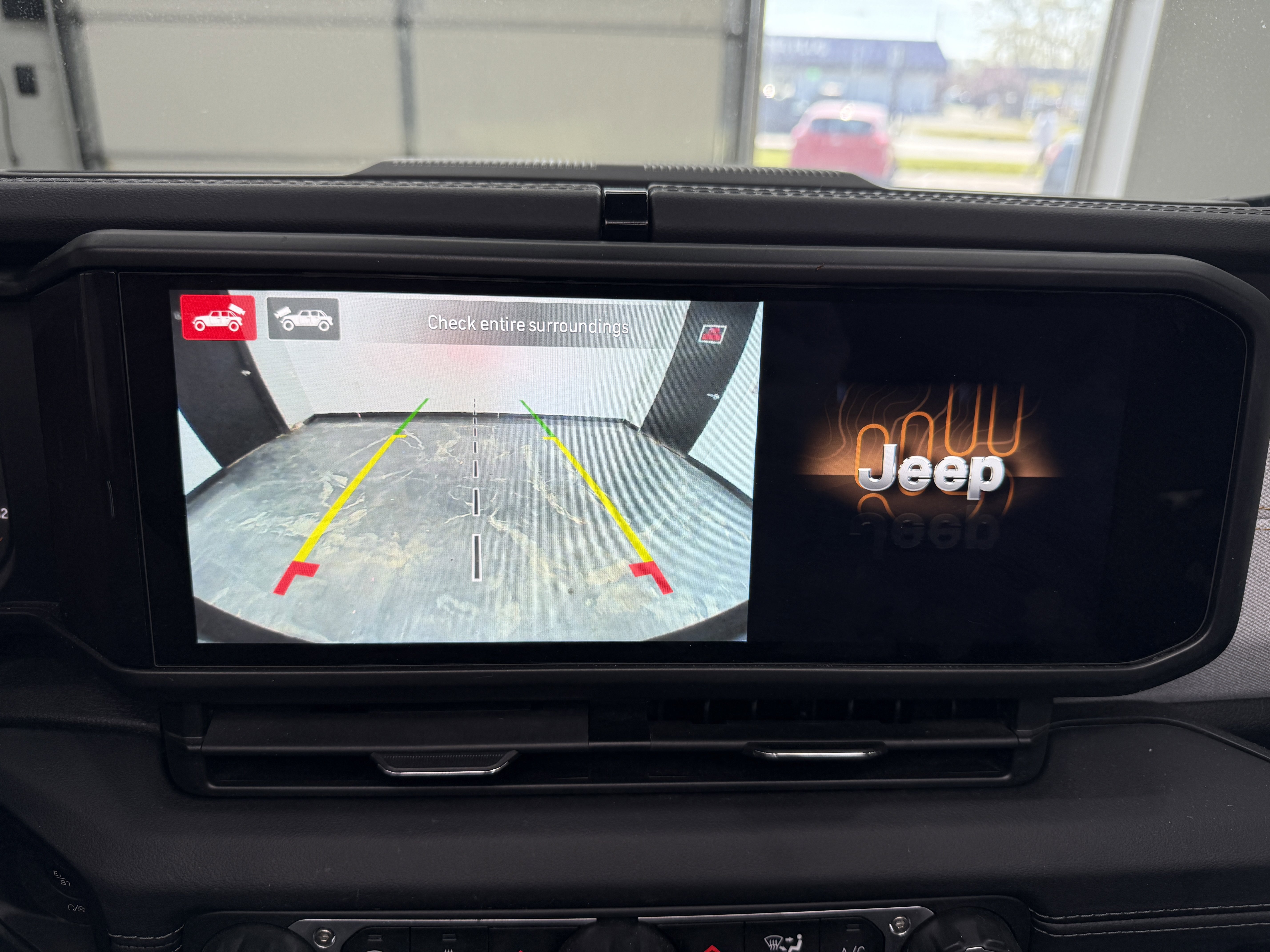 Used 2024 Jeep Wrangler Unlimited Sahara w/ Technology Group AWD/4WD image 16