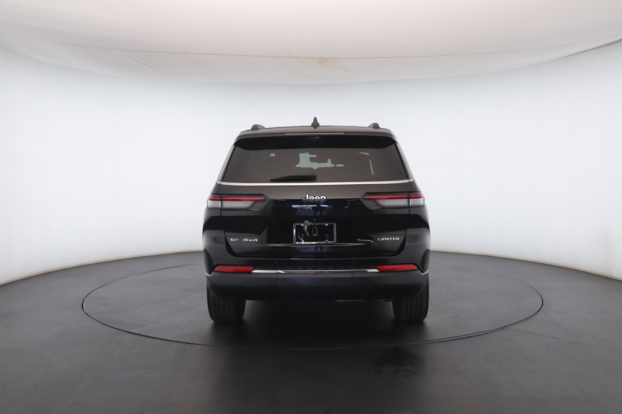 Used 2023 Jeep Grand Cherokee L Limited w/ Luxury Tech Group II image 24