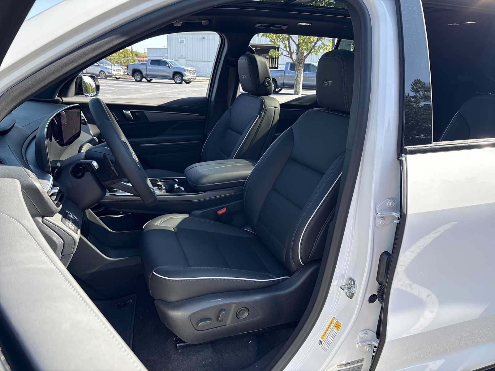 New 2027 Buick Enclave Sport Touring w/ Power Package FWD image 15