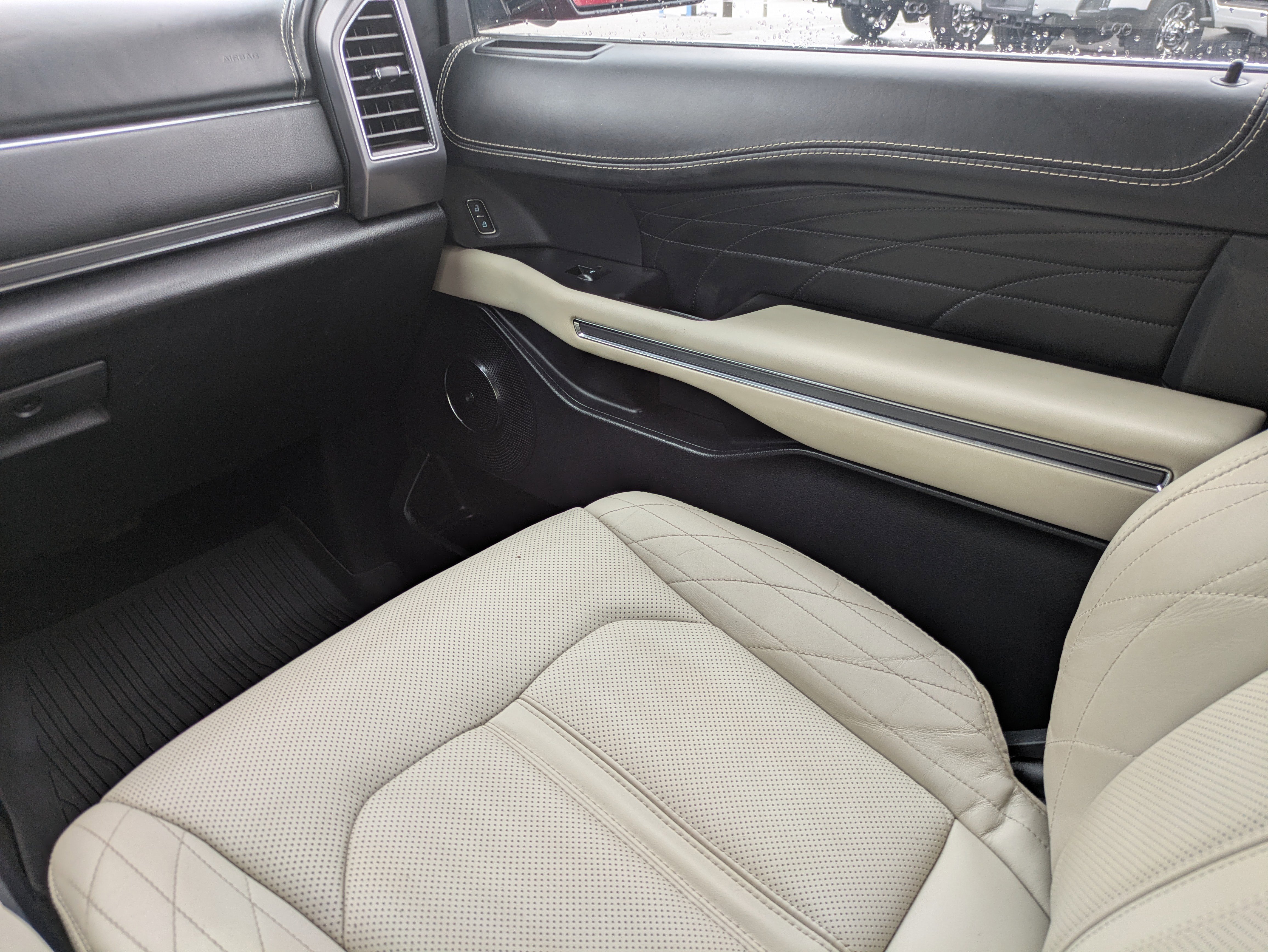 Used 2020 Ford Expedition Platinum image 23