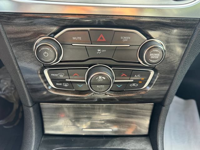 Used 2017 Chrysler 300 Limited RWD image 13
