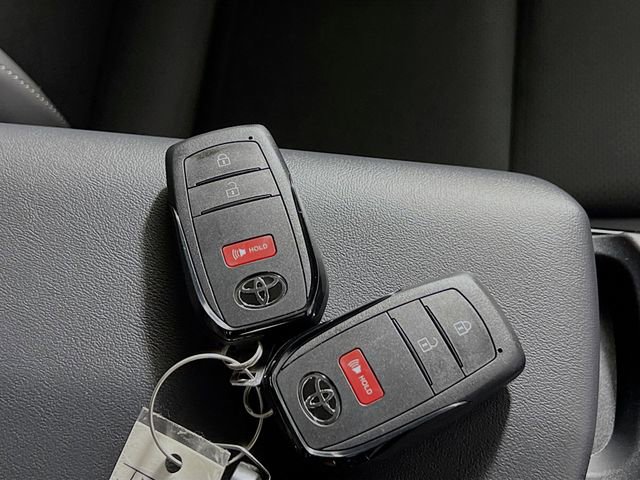 New 2026 Toyota Prius FWD image 33
