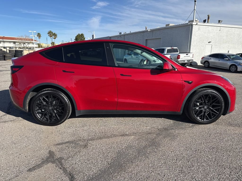 Used 2022 Tesla Model Y Long Range image 8