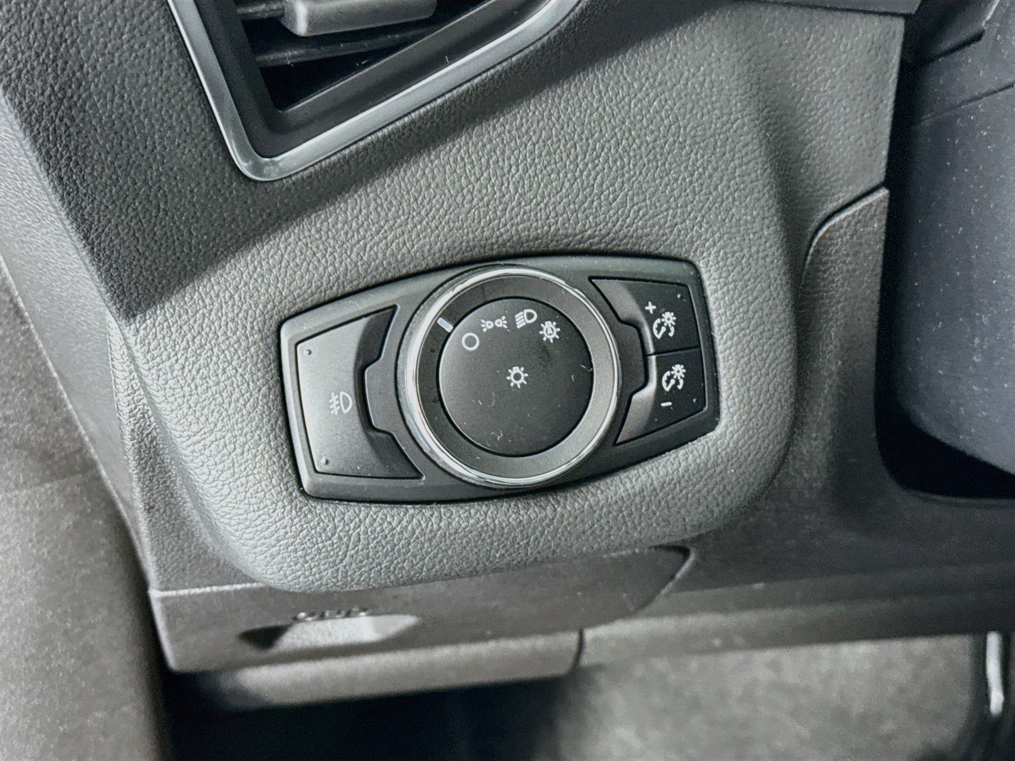 Used 2013 Ford Escape Titanium w/ Parking Technology Pkg FWD image 10