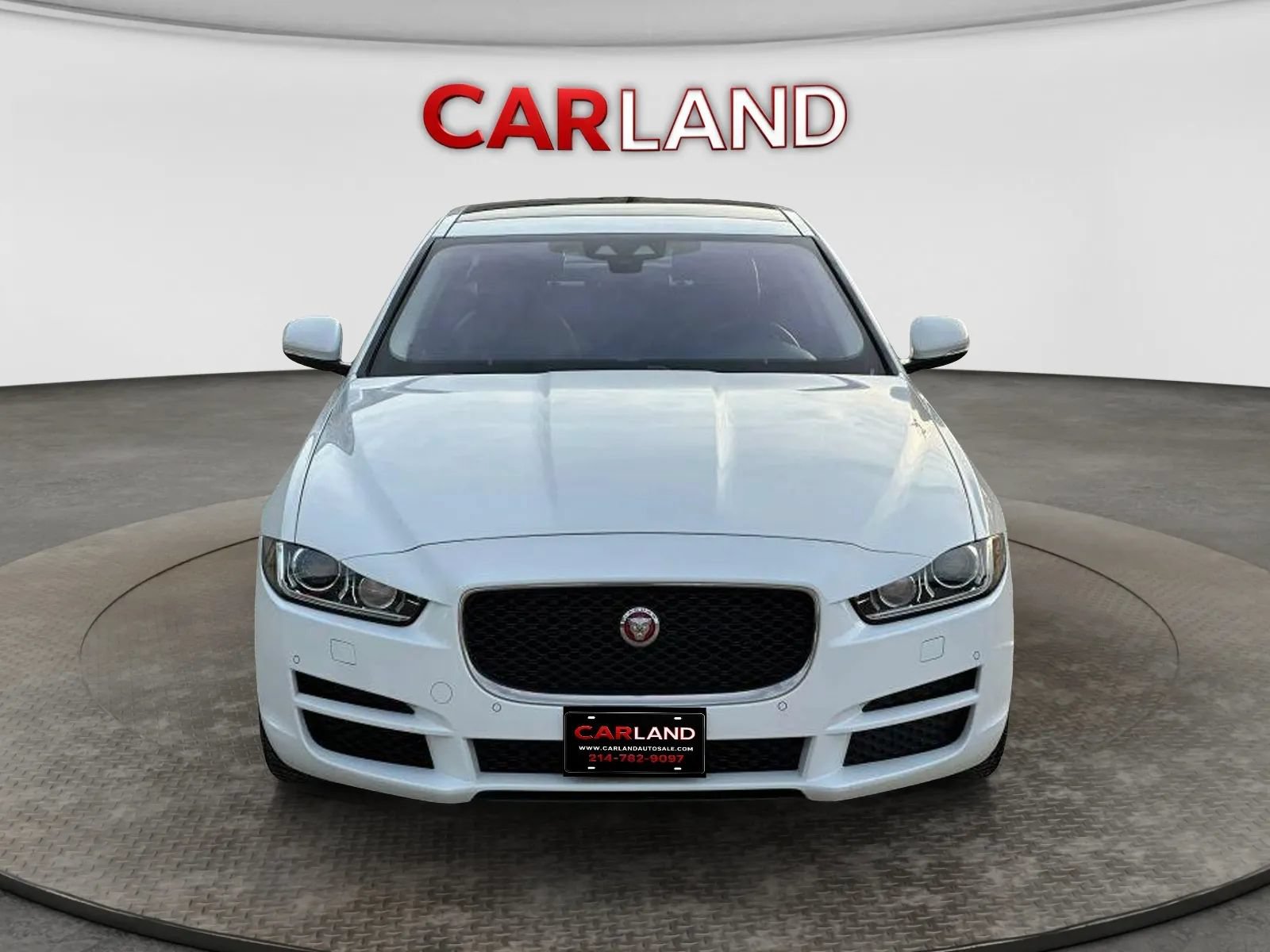 Used 2018 Jaguar XE Prestige RWD image 10