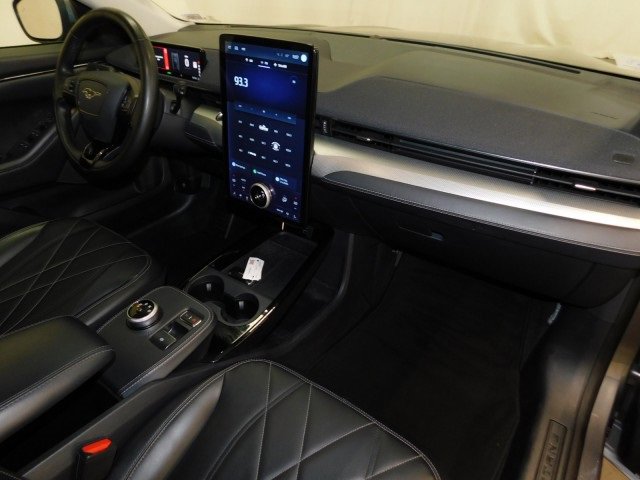 Used 2021 Ford Mustang Mach-E Select w/ Comfort/Appearance Package image 18