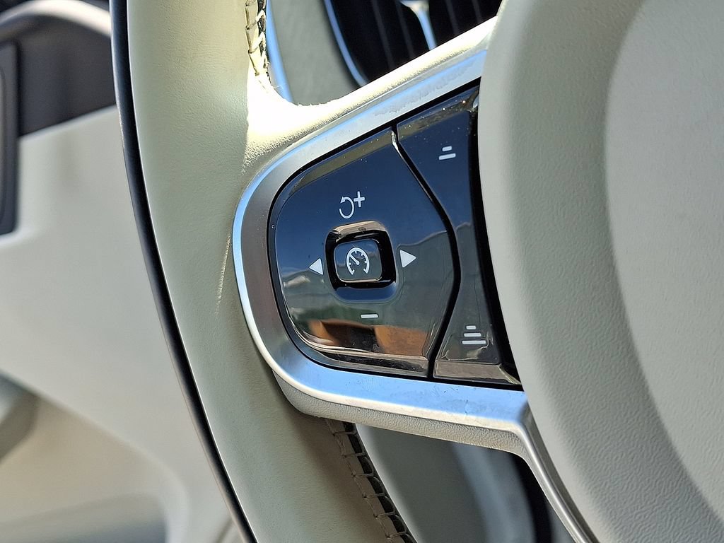Used 2023 Volvo XC60 T8 Ultimate w/ Protection Package AWD/4WD image 23