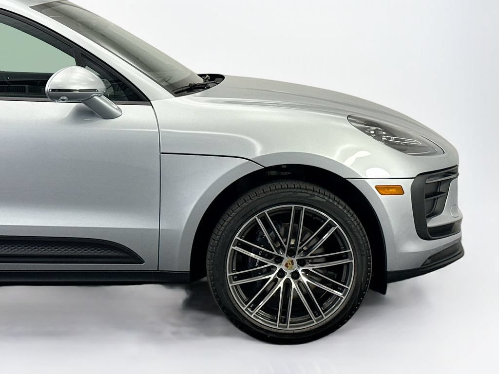 Used 2026 Porsche Macan AWD/4WD image 11