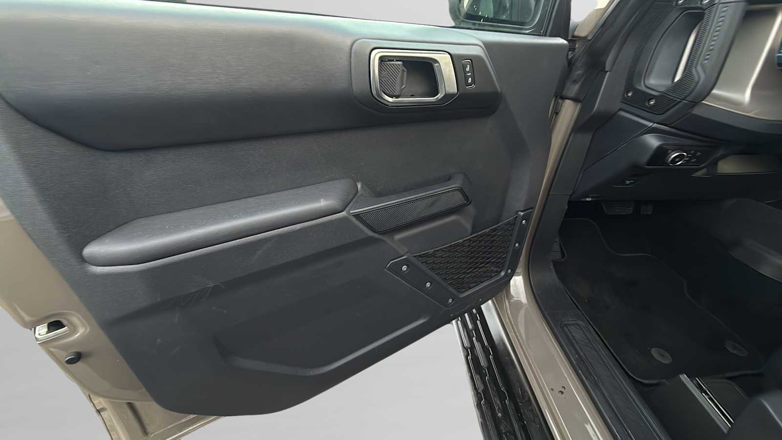 Used 2025 Ford Bronco Outer Banks image 22