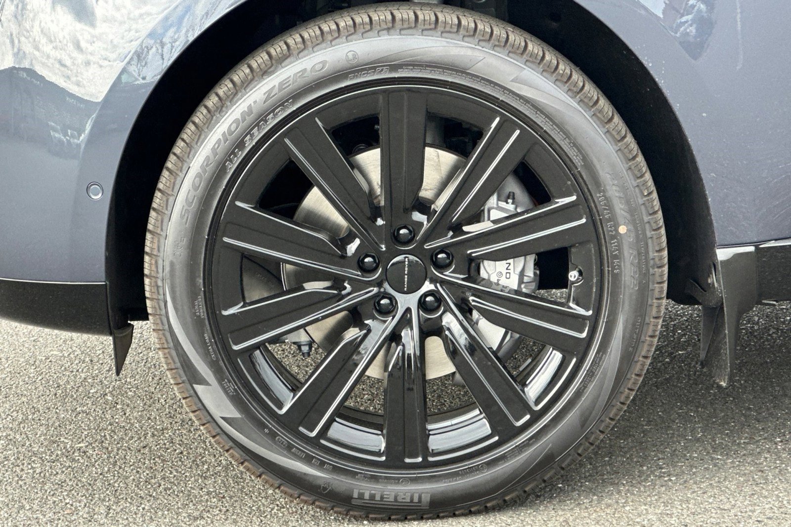 New 2026 Land Rover Range Rover SE image 13