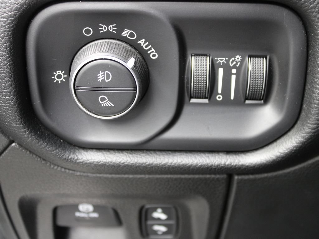Used 2020 RAM 1500 Laramie AWD/4WD image 52
