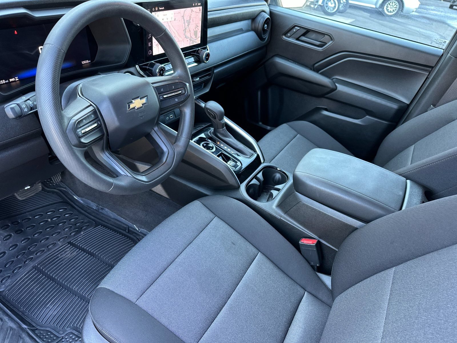 Used 2025 Chevrolet Colorado W/T AWD/4WD image 9