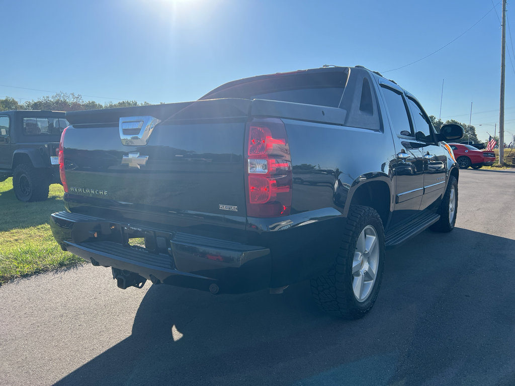 Used 2008 Chevrolet Avalanche LT w/ Convenience Package #1 image 3