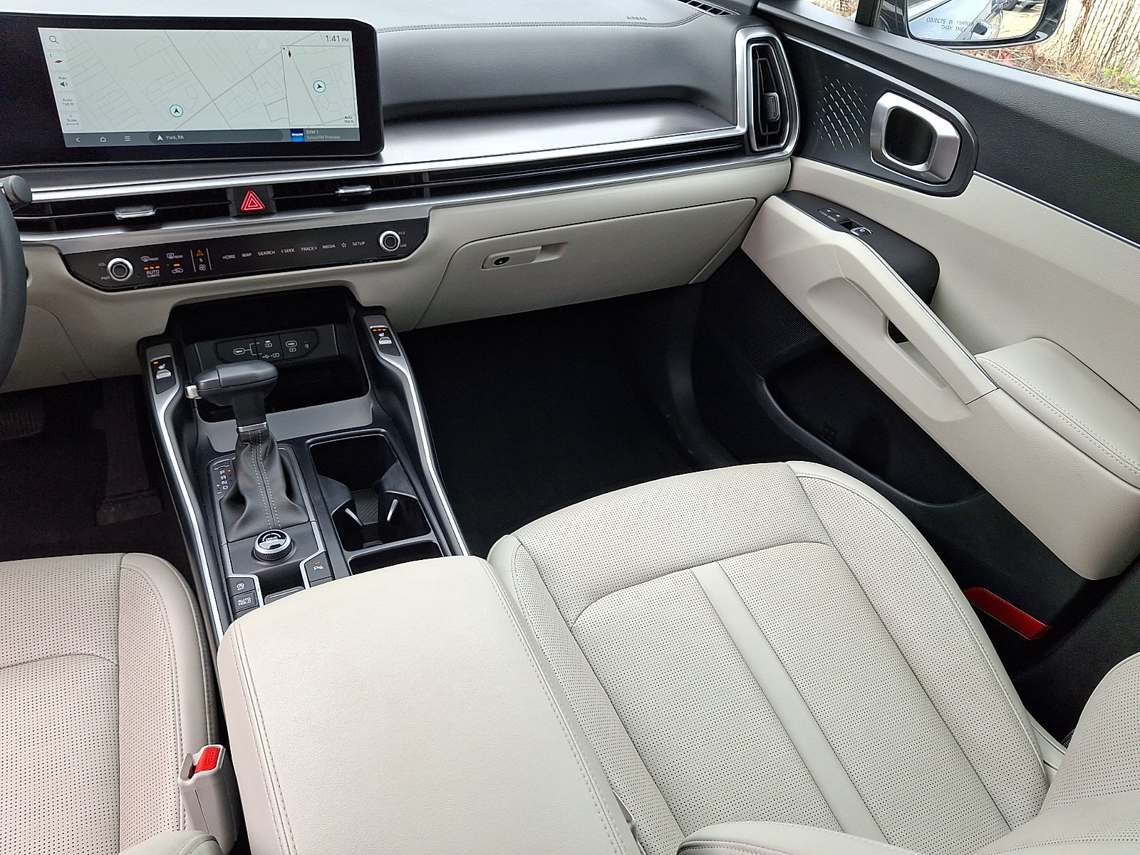 Used 2024 Kia Sorento S w/ Panoramic Sunroof Package FWD image 16