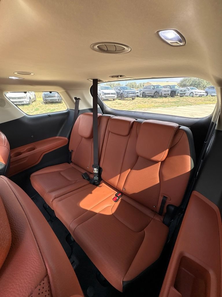 Certified 2024 Kia Carnival SX Prestige FWD image 11