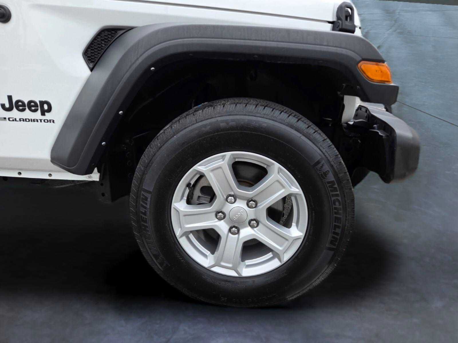 Used 2023 Jeep Gladiator Sport w/ Trailer Tow Package AWD/4WD image 7