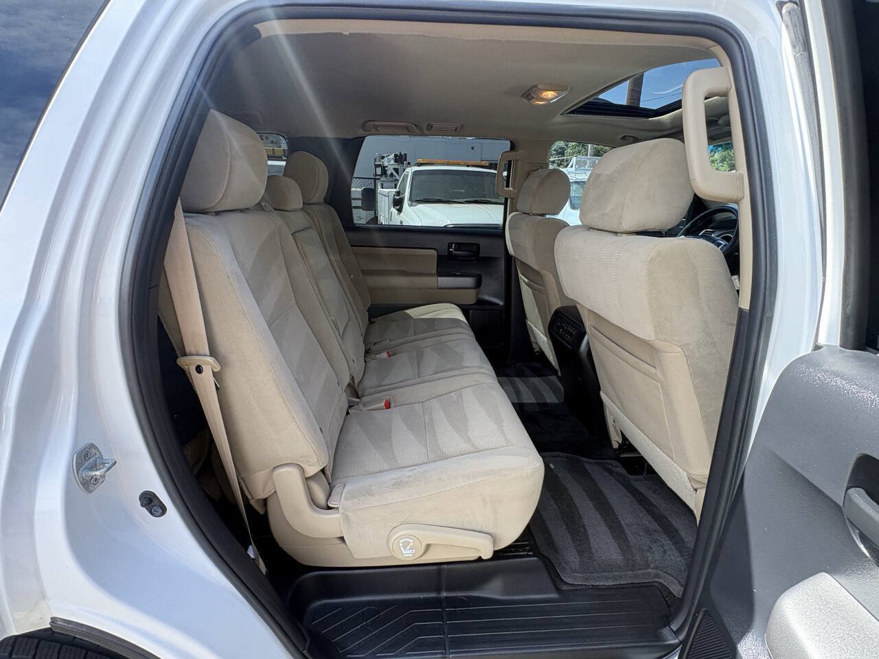 Used 2015 Toyota Sequoia SR5 AWD/4WD image 19