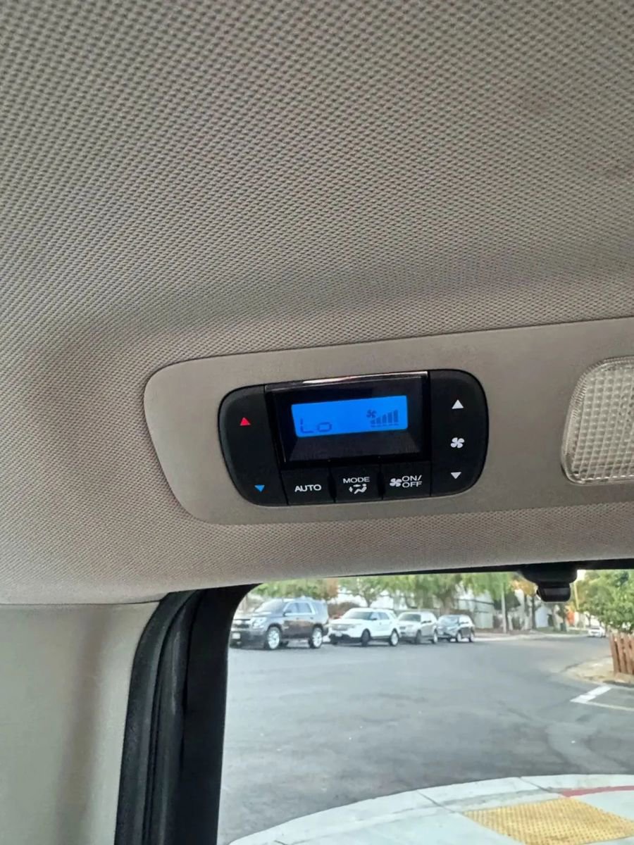 Used 2012 Honda Odyssey EX-L image 24