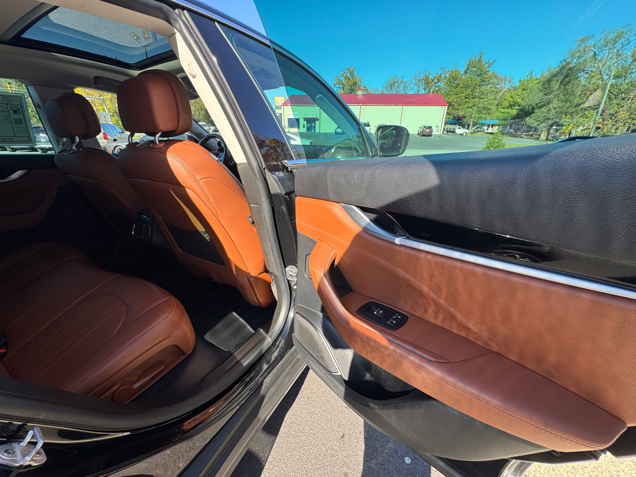 Used 2017 Maserati Levante image 15