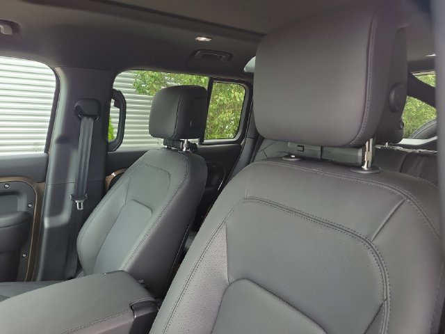New 2026 Land Rover Defender 110 X-Dynamic SE AWD/4WD image 19