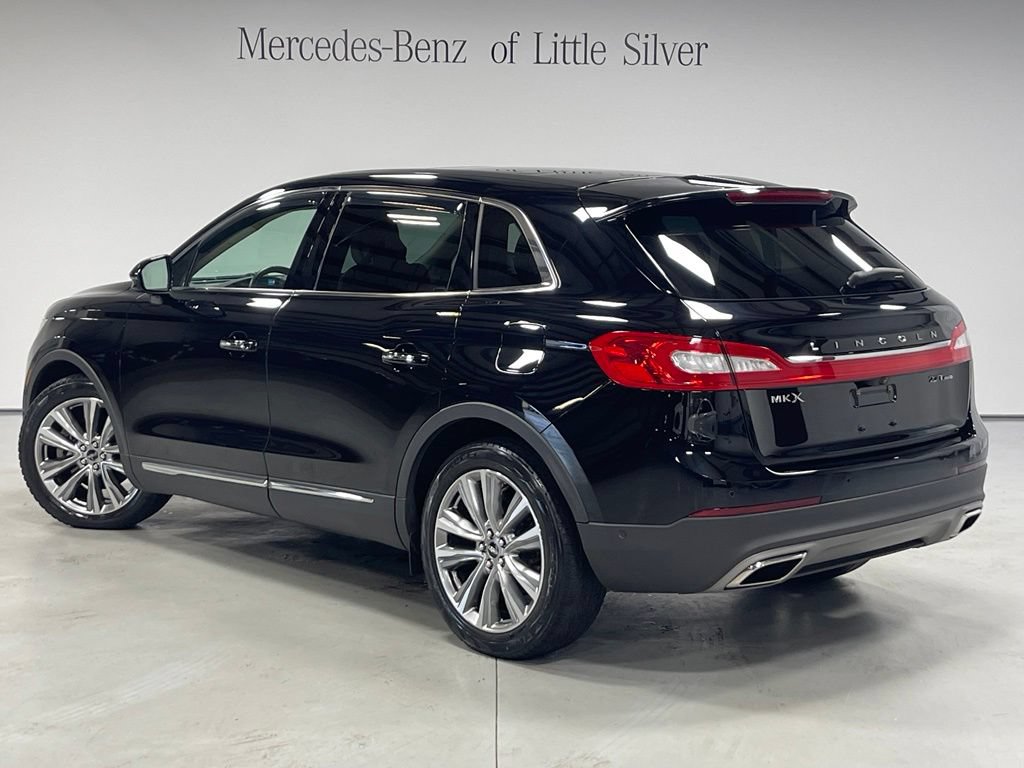 Used 2017 Lincoln MKX Reserve w/ Driver Assistance Package AWD/4WD image 3