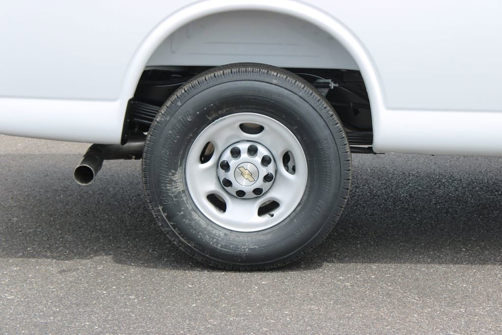 New 2026 Chevrolet Express 3500 Extended RWD image 13