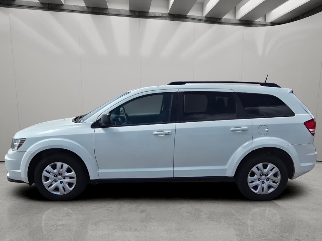 Used 2020 Dodge Journey SE FWD image 2