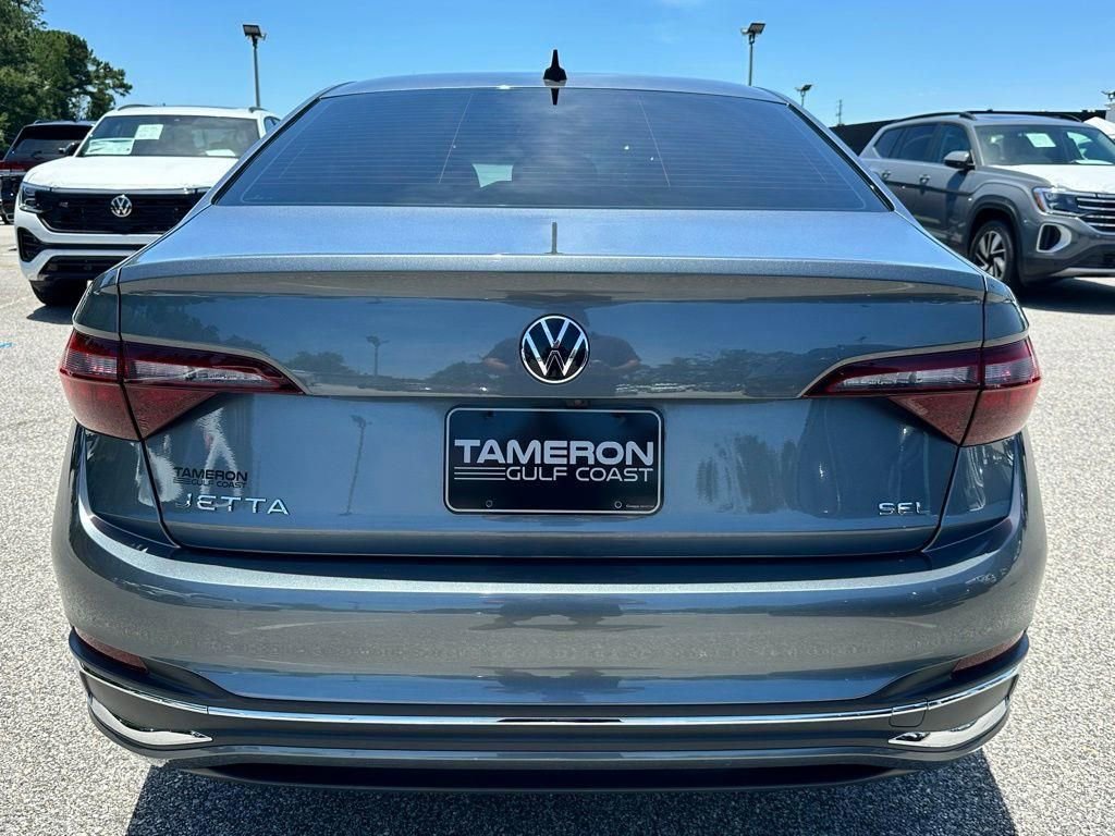 Used 2024 Volkswagen Jetta SEL FWD image 3