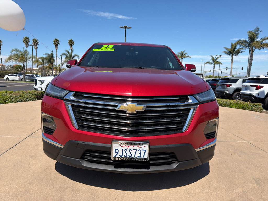 Used 2023 Chevrolet Traverse LT FWD image 2