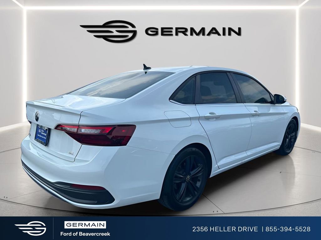 Used 2024 Volkswagen Jetta SE image 7