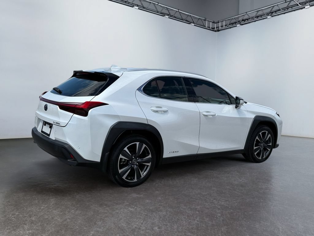Used 2021 Lexus UX 250h w/ Accessory Package (Z2) AWD/4WD image 3