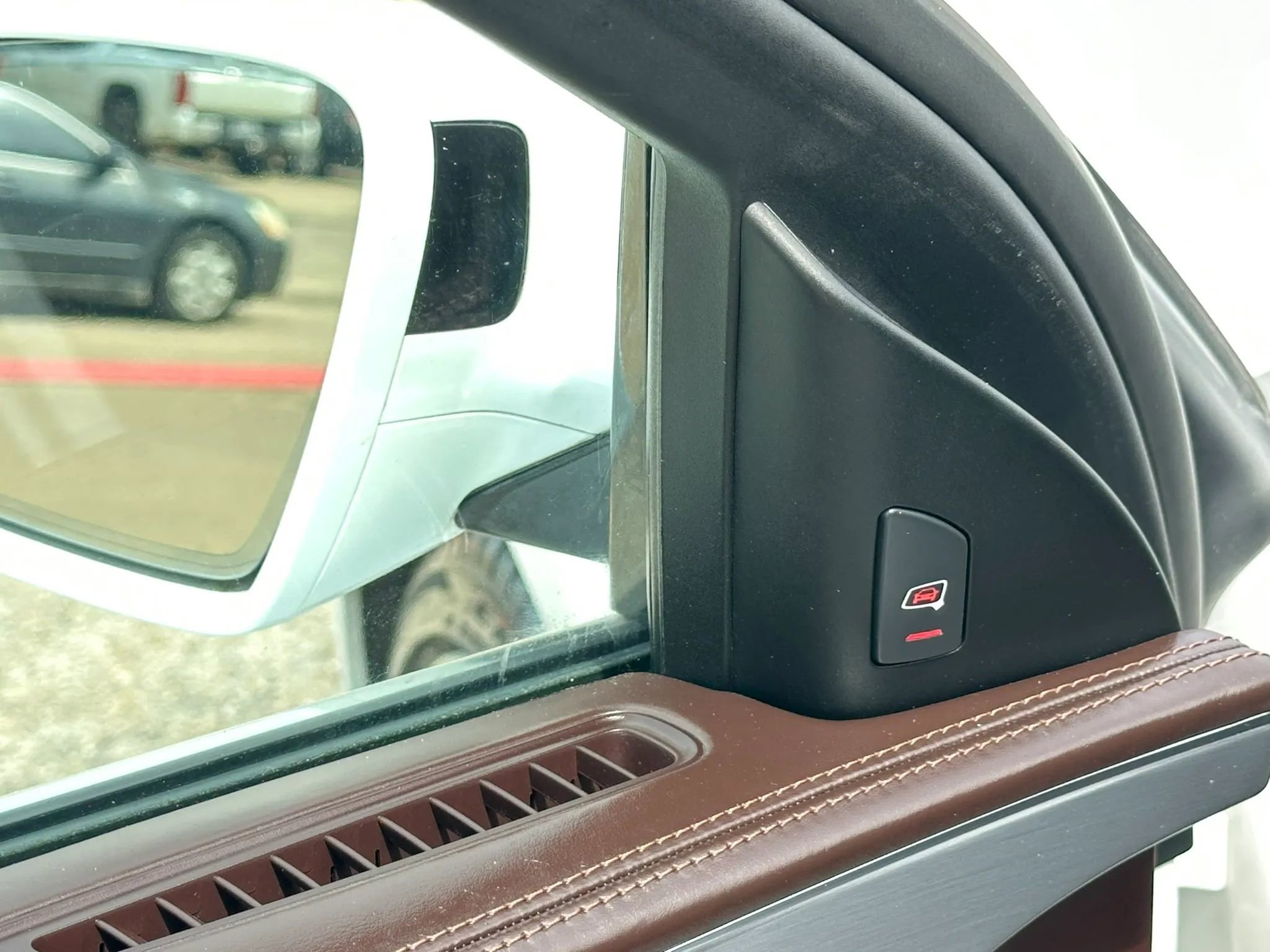 Used 2016 Audi A8 L 4.0T image 13