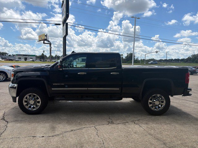 Used 2018 GMC Sierra 2500 SLT w/ Duramax Plus Package AWD/4WD image 10