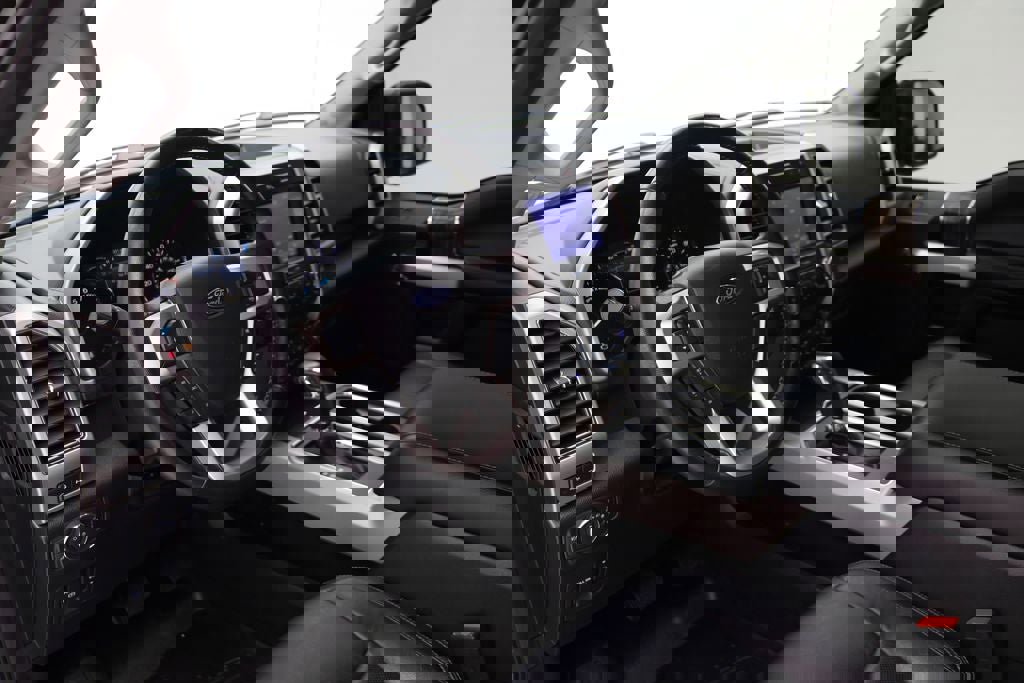 Used 2019 Ford F150 Lariat w/ Equipment Group 501A Mid image 17