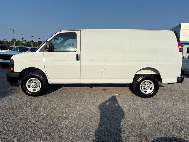 Used 2025 Chevrolet Express 2500 w/ Enhanced Convenience Package RWD image 4