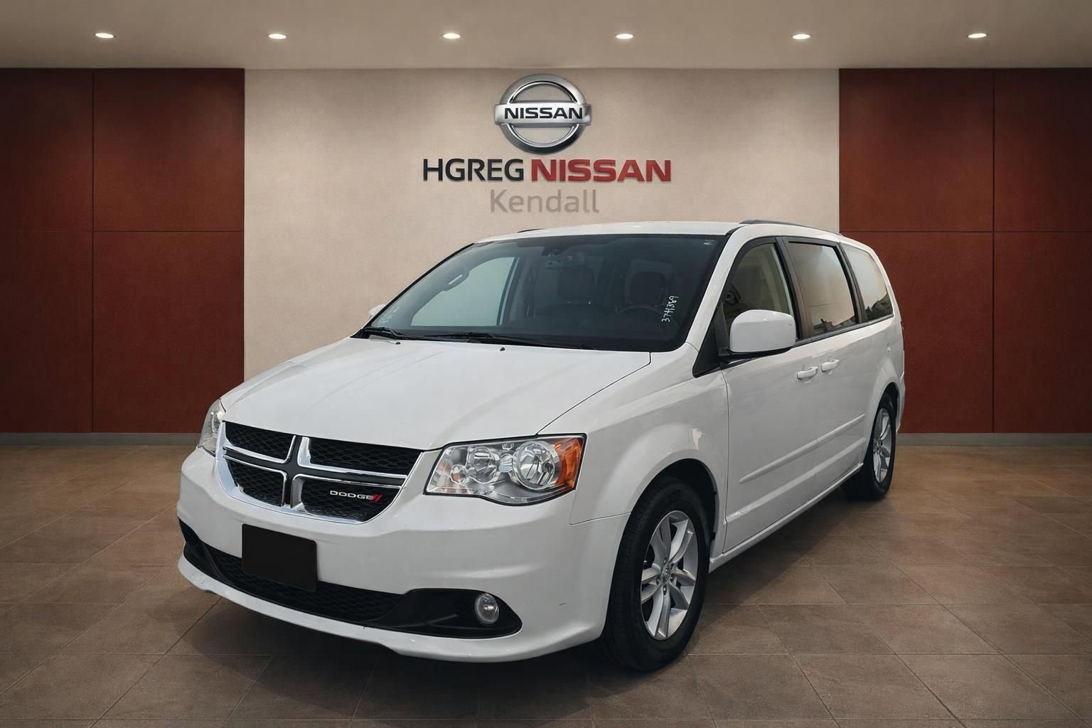 Used 2019 Dodge Grand Caravan SXT w/ Rear Park Assist Package image 6