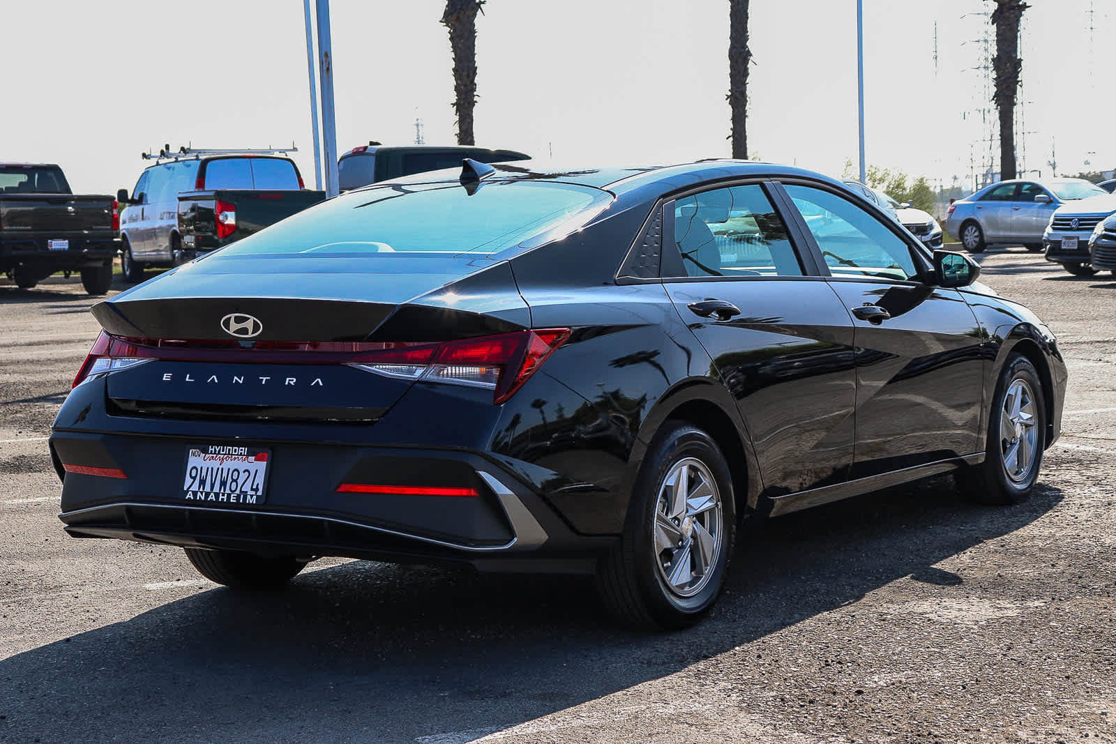 Used 2025 Hyundai Elantra SE w/ Cargo Package FWD image 7