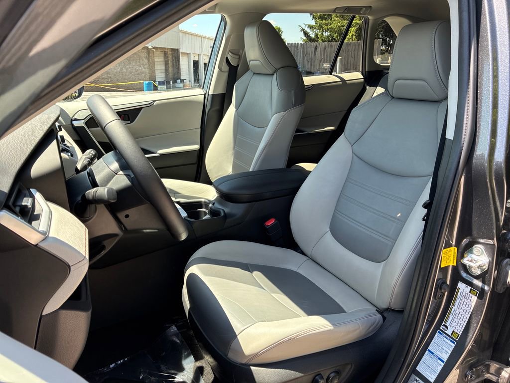 Used 2020 Toyota RAV4 XLE Premium AWD/4WD image 11
