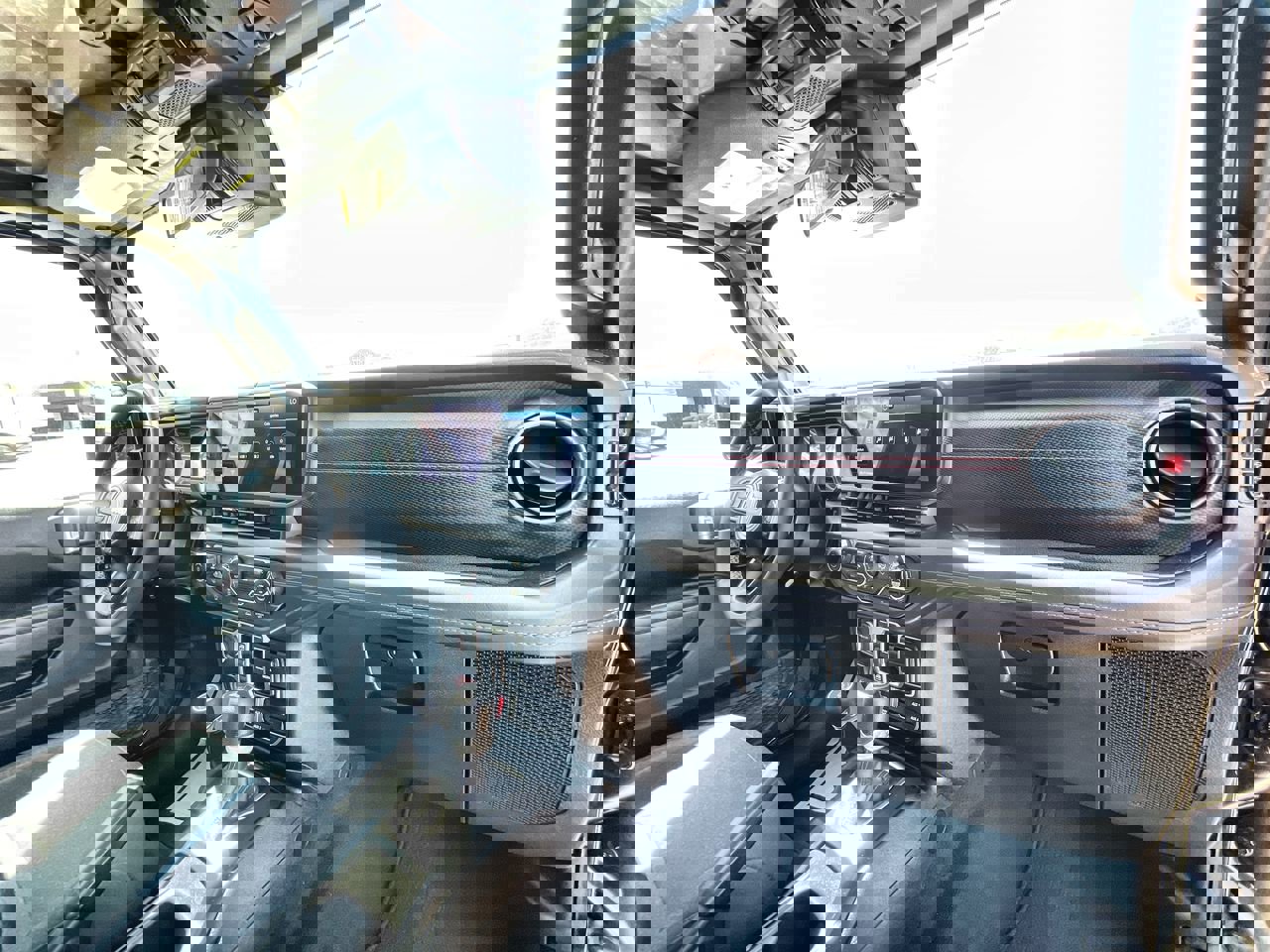 Used 2025 Jeep Wrangler Unlimited Rubicon image 27