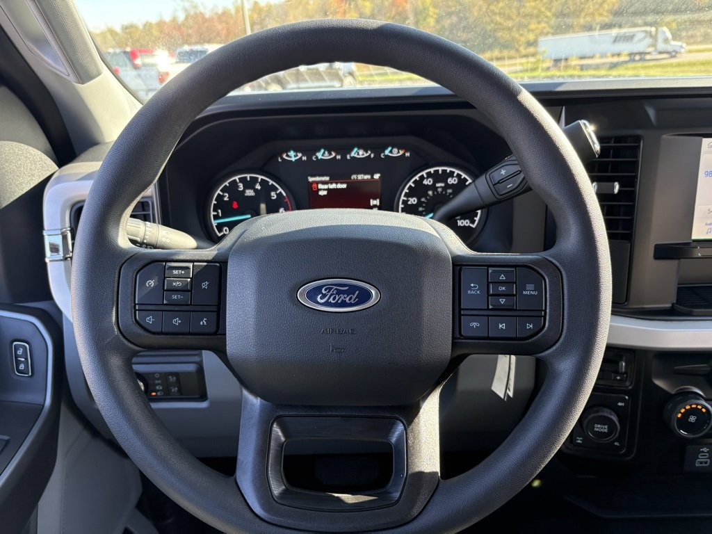 New 2026 Ford F350 XLT w/ FX4 Off-Road Package AWD/4WD image 31