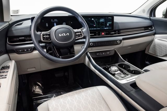 Certified 2025 Kia Carnival EX image 7
