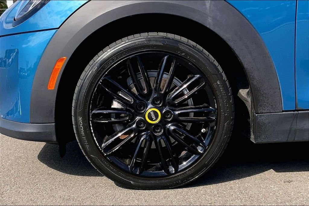 Certified 2024 MINI Cooper SE image 10