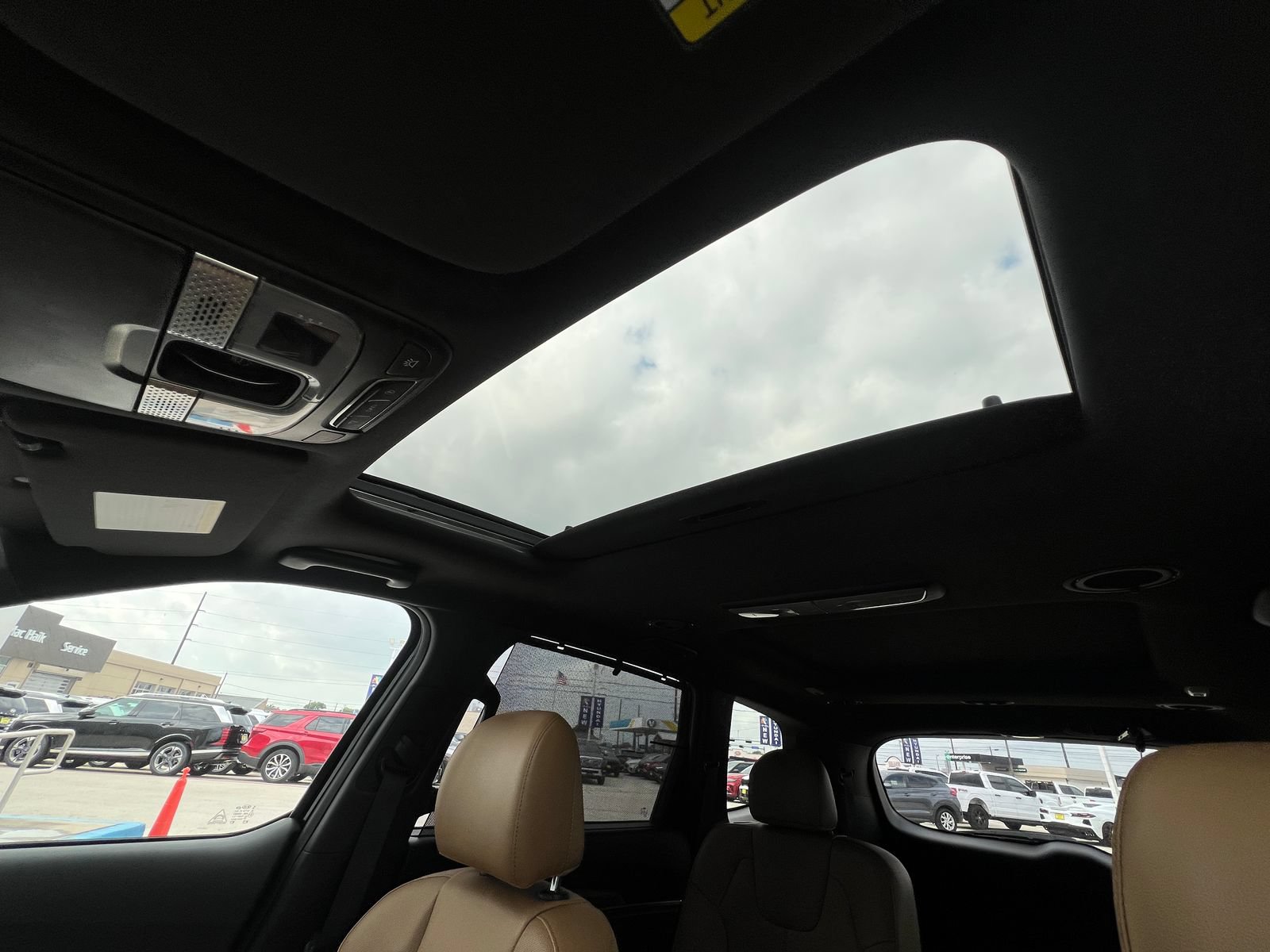 Used 2021 Kia Telluride SX w/ Towing Package FWD image 29