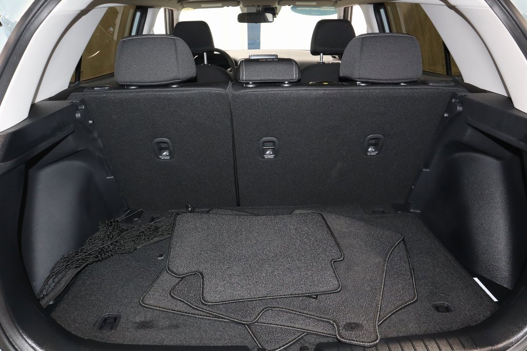 Certified 2025 Hyundai Venue SEL image 16