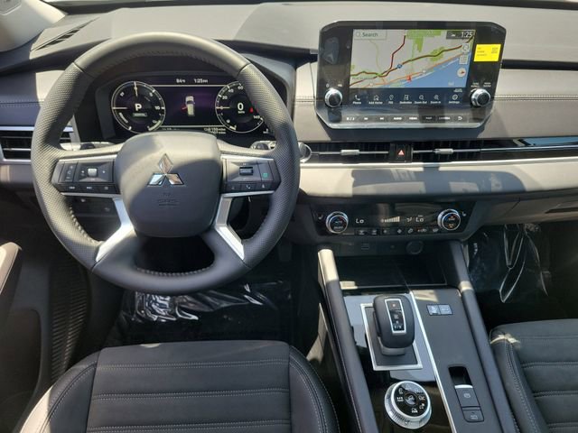 New 2025 Mitsubishi Outlander SE image 17