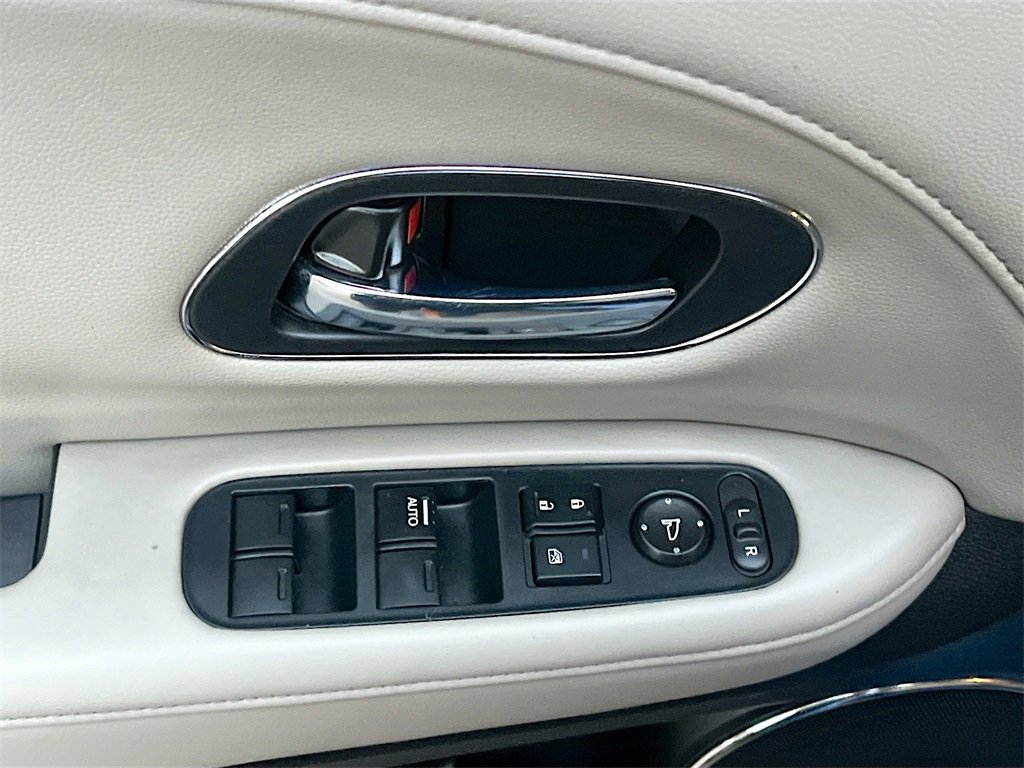 Used 2017 Honda HR-V EX-L image 18