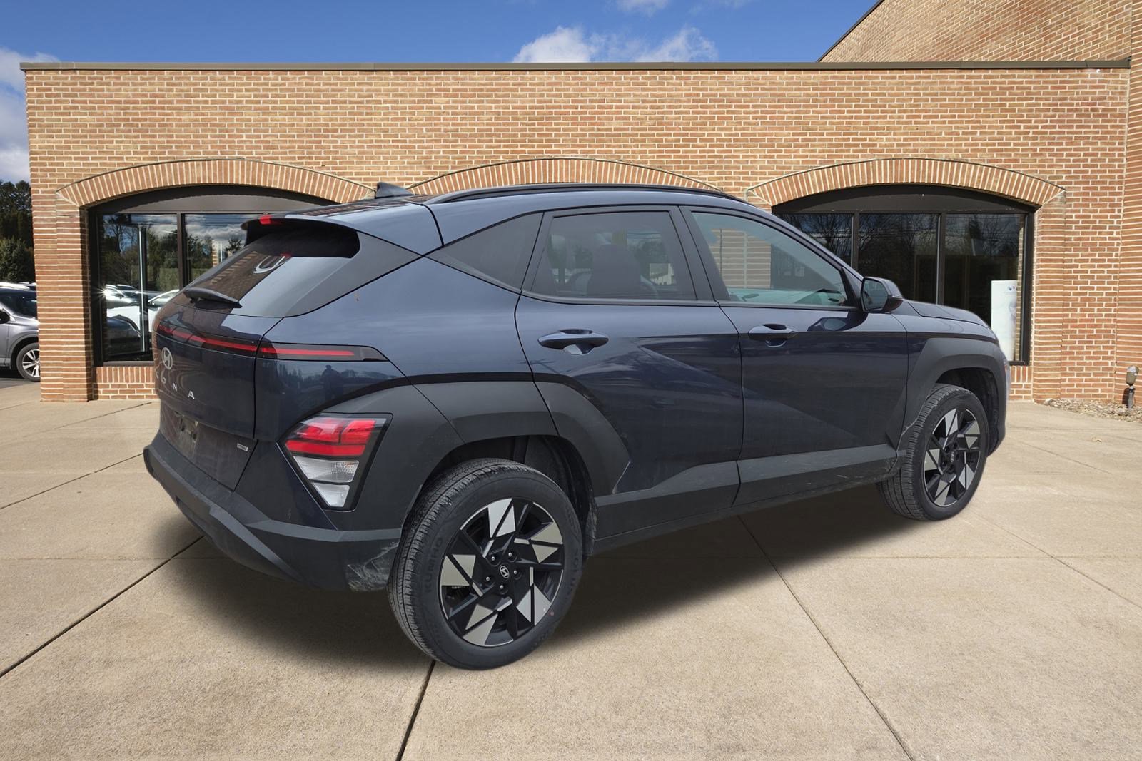 Used 2025 Hyundai Kona SEL image 3