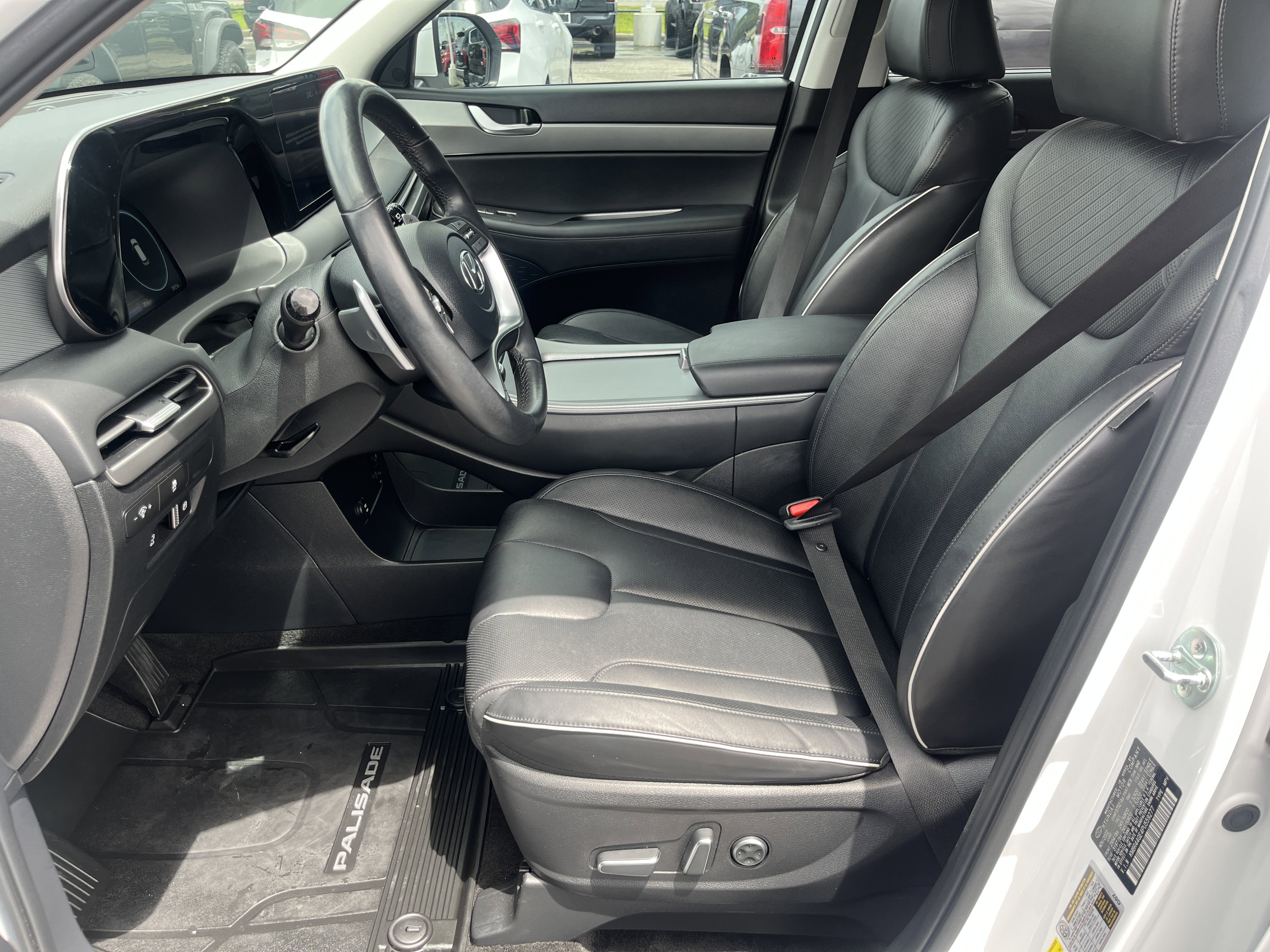 Used 2023 Hyundai Palisade SEL FWD image 14