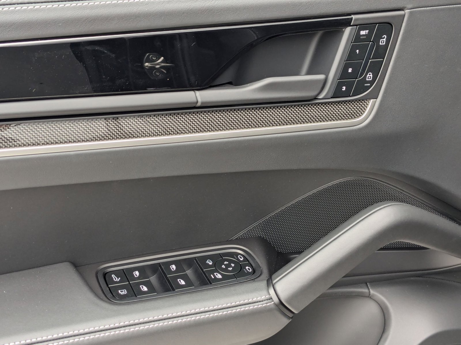 New 2025 Porsche Cayenne Turbo AWD/4WD image 13