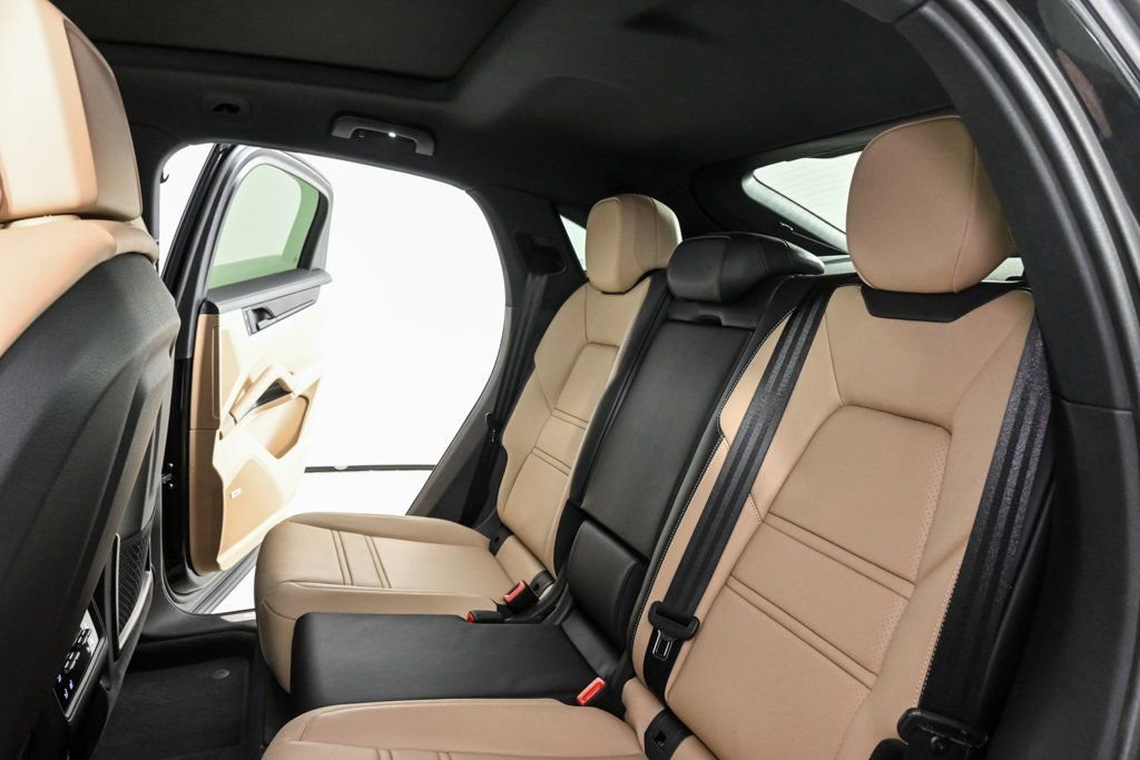 New 2025 Porsche Cayenne S image 22